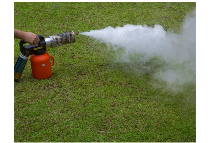 مه پاش باغی از ابزار باغبانی