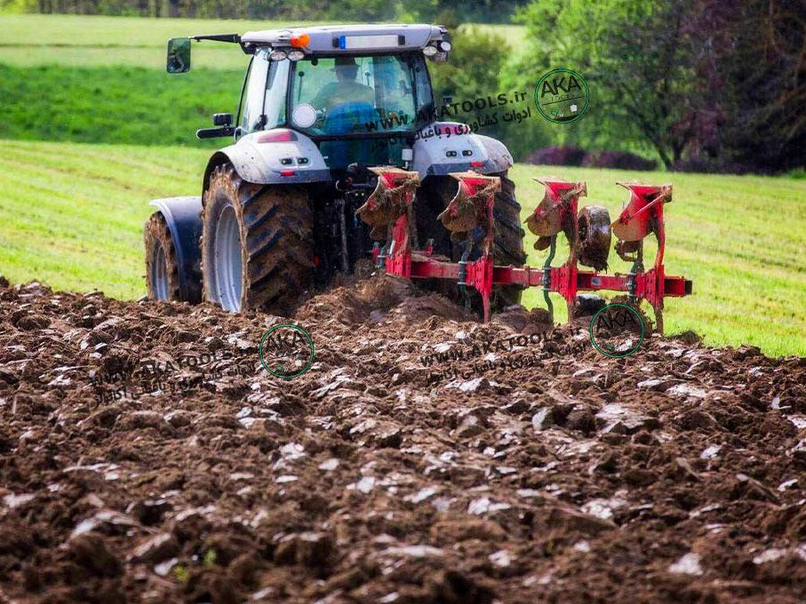 روش سنتی شخم باتراکتور