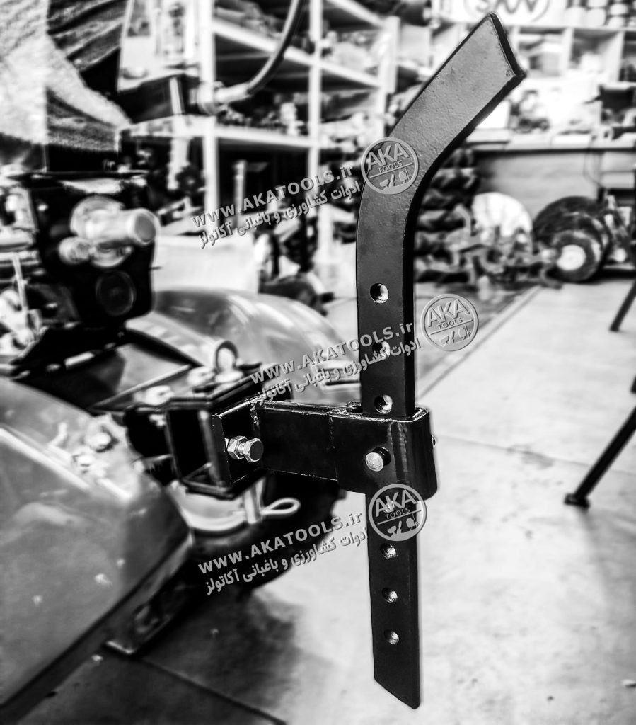 مدل قرارگیری صحیح خط کش سر کج در خاک2-min